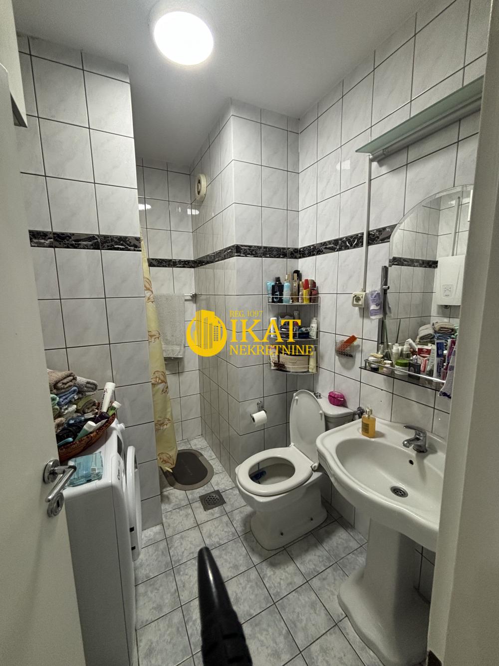 Stan na prodaju u Beogradu, Zemun, troiposoban, 112m2, cena 340000 evra