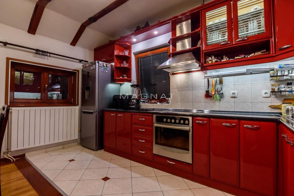 Stan na prodaju u Beogradu, Stari grad, cetvorosoban, 105m2, cena 395000 evra