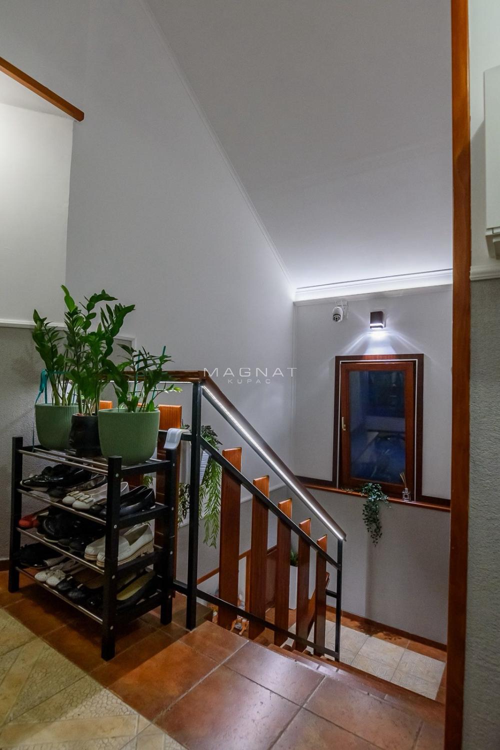 Stan na prodaju u Beogradu, Stari grad, cetvorosoban, 105m2, cena 395000 evra