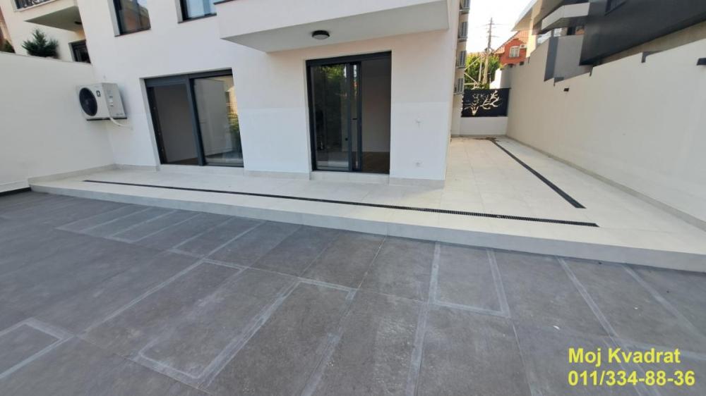 Stan na prodaju u Beogradu, Voždovac, trosoban, 71m2, cena 234894 evra