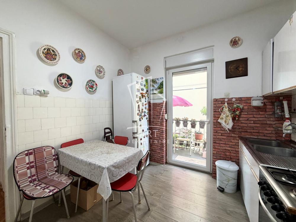 Stan na prodaju u Beogradu, Senjak, dvosoban, 67m2, cena 290000 evra