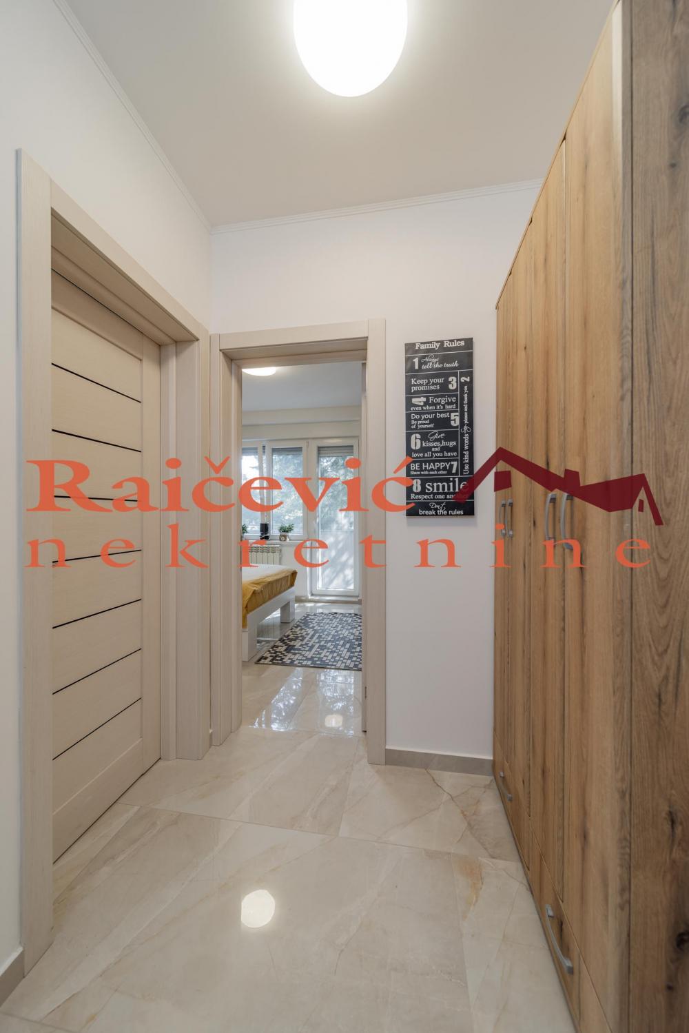 Stan na prodaju u Beogradu, Dedinje, trosoban, 80m2, cena 340000 evra