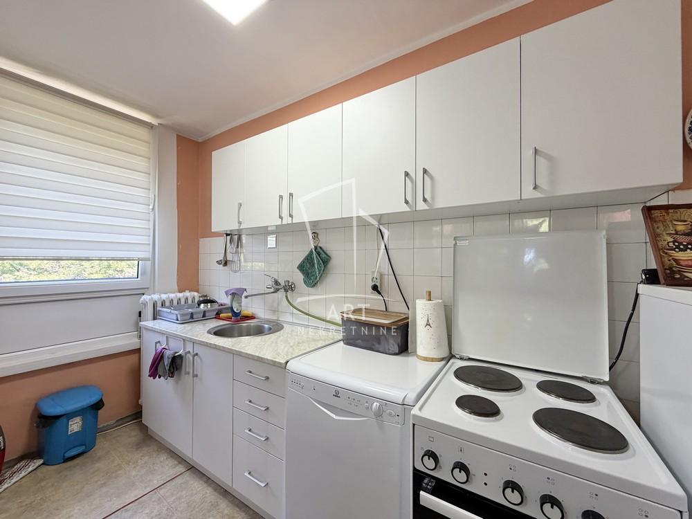 Stan na prodaju u Beogradu, Nova Galenika, dvosoban, 65m2, cena 190000 evra