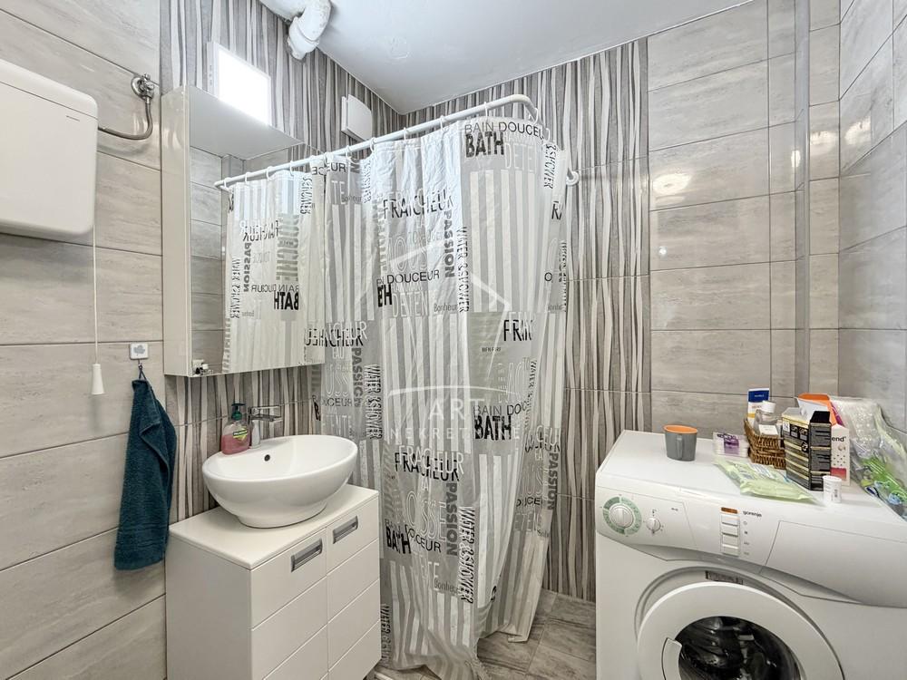Stan na prodaju u Beogradu, Nova Galenika, dvosoban, 65m2, cena 190000 evra