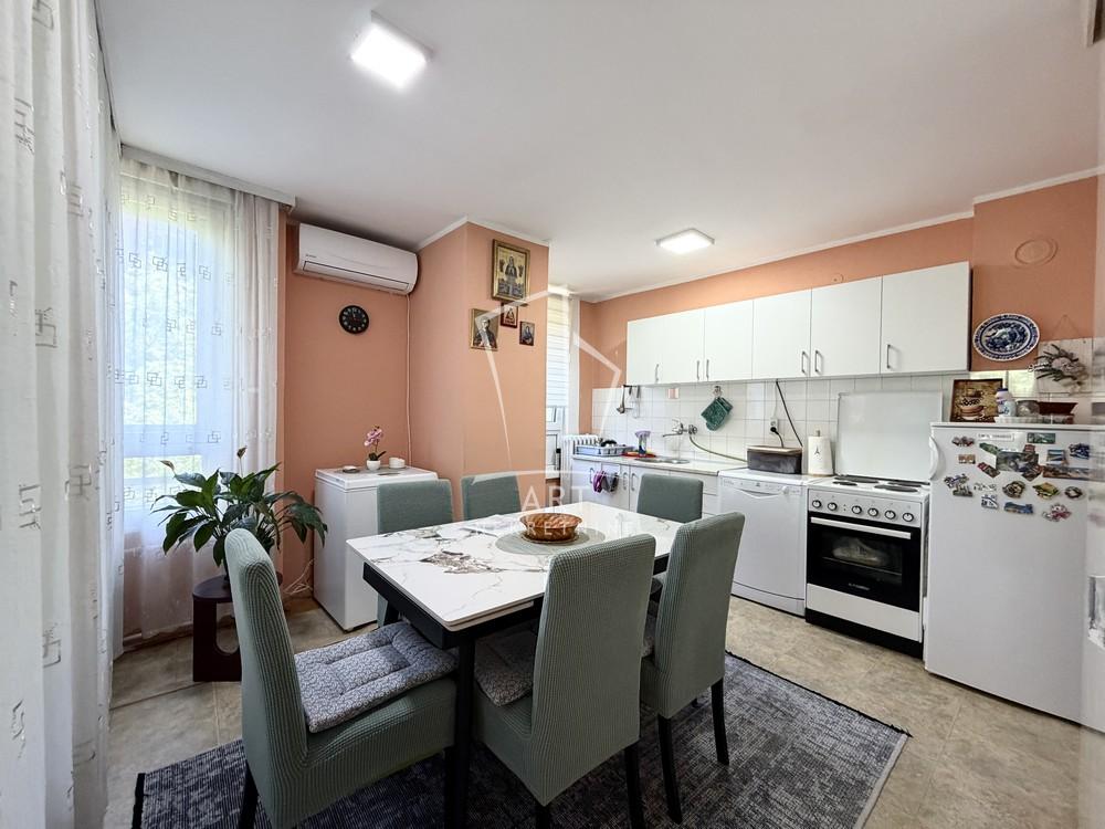 Stan na prodaju u Beogradu, Nova Galenika, dvosoban, 65m2, cena 190000 evra