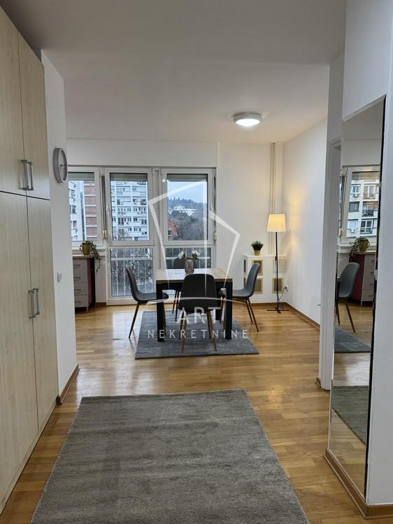 Stan na prodaju u Beogradu, Dedinje, dvoiposoban, 64m2, cena 249600 evra