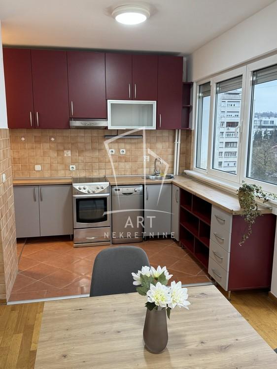 Stan na prodaju u Beogradu, Dedinje, dvoiposoban, 64m2, cena 249600 evra