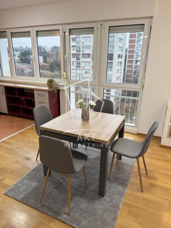 Stan na prodaju u Beogradu, Dedinje, dvoiposoban, 64m2, cena 249600 evra