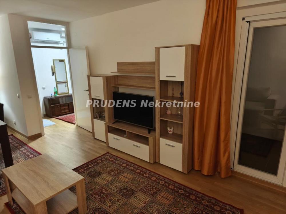 Stan na prodaju u Beogradu, Novi Beograd blok 71, dvosoban, 62m2, cena 214000 evra
