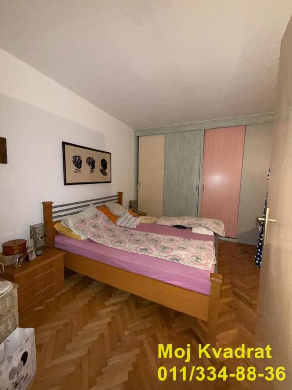 Stan na prodaju u Beogradu, Petlovo brdo, trosoban, 56m2, cena 151000 evra