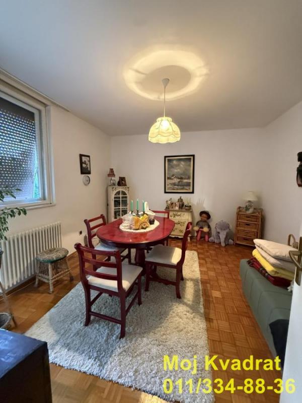 Stan na prodaju u Beogradu, Petlovo brdo, trosoban, 56m2, cena 151000 evra