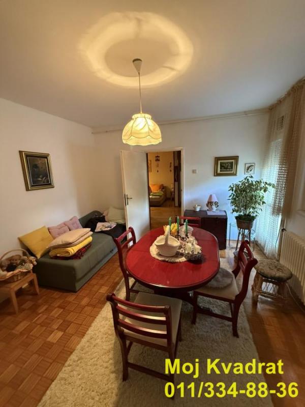 Stan na prodaju u Beogradu, Petlovo brdo, trosoban, 56m2, cena 151000 evra