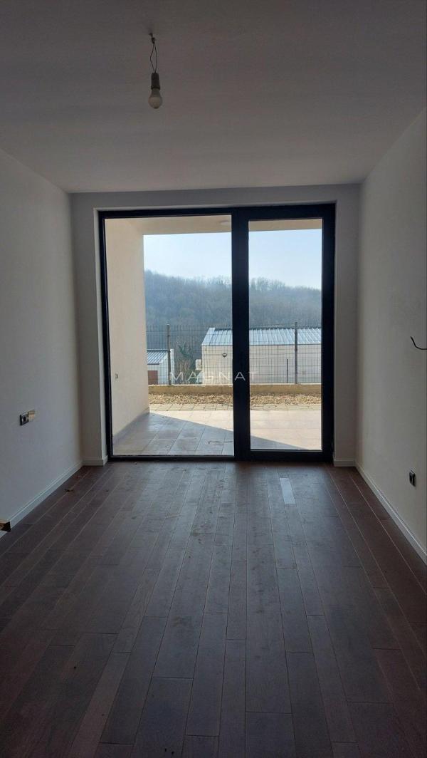Stan na prodaju u Beogradu, Sopot, trosoban, 65m2, cena 116700 evra
