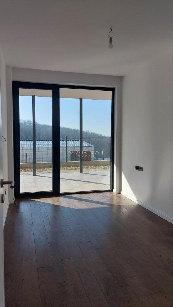 Stan na prodaju u Beogradu, Sopot, trosoban, 65m2, cena 116700 evra