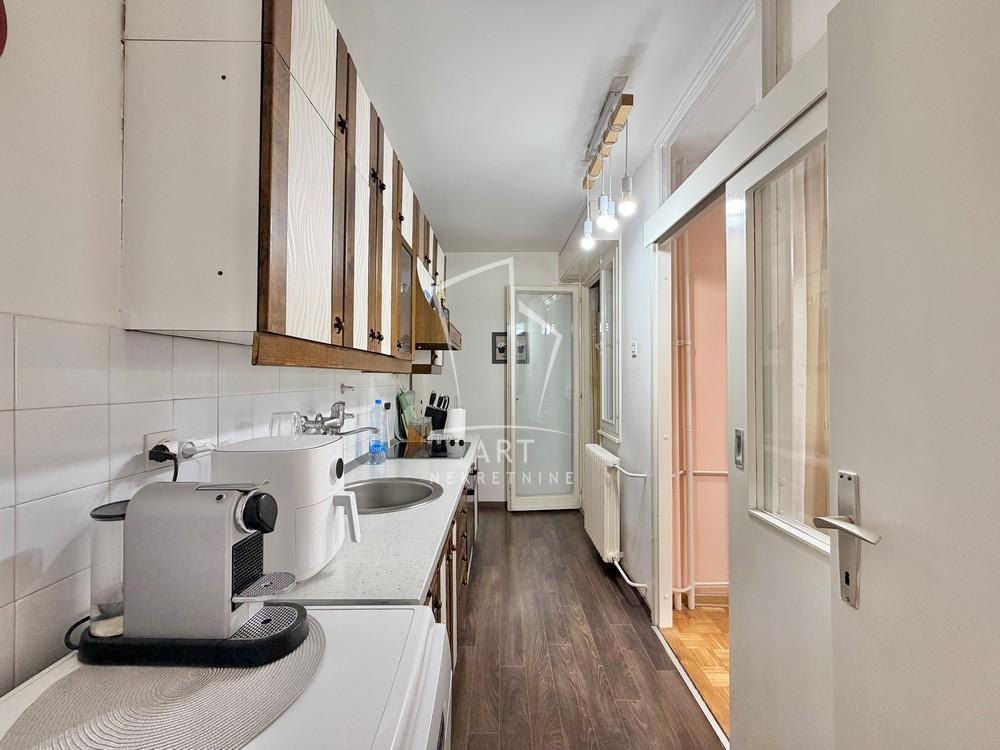 Stan na prodaju u Beogradu, Stari grad, trosoban, 82m2, cena 385000 evra