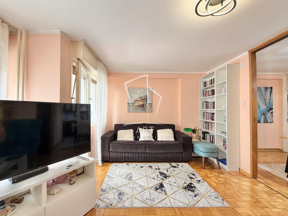 Stan na prodaju u Beogradu, Stari grad, trosoban, 82m2, cena 385000 evra