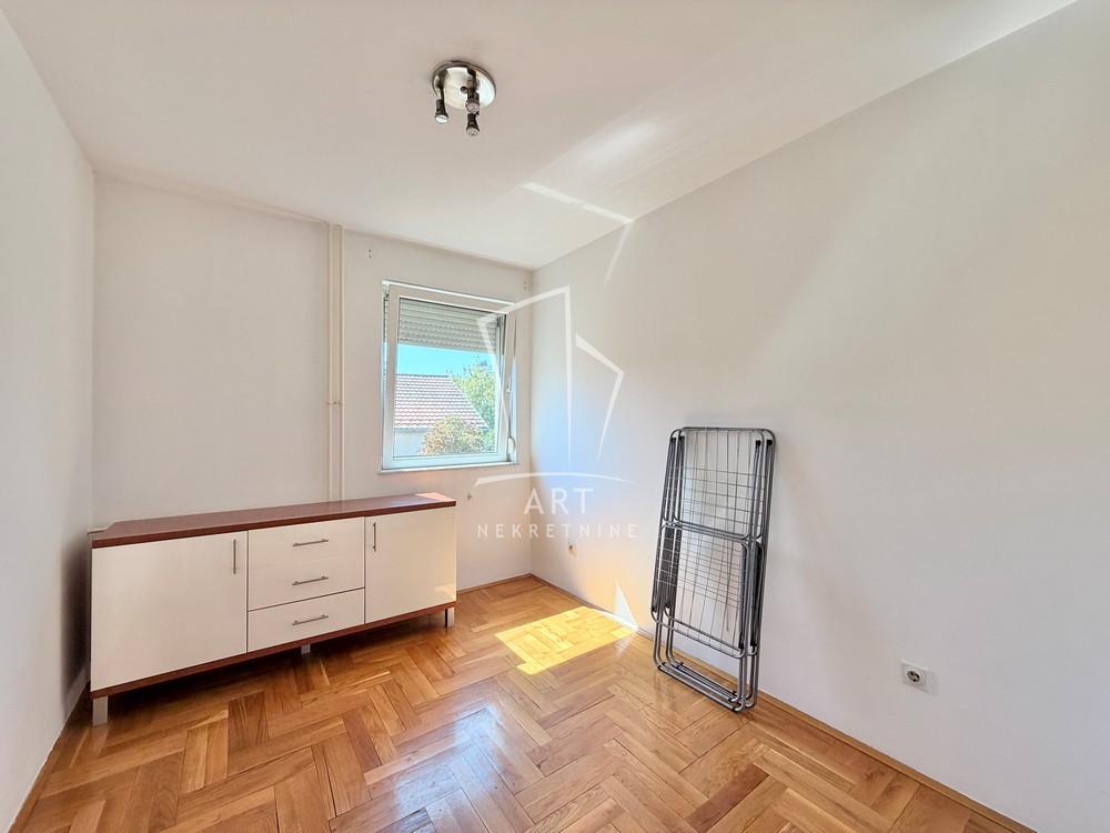 Stan na prodaju u Beogradu, Voždovac, troiposoban, 62m2, cena 246000 evra