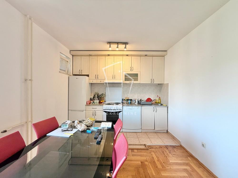 Stan na prodaju u Beogradu, Voždovac, troiposoban, 62m2, cena 246000 evra