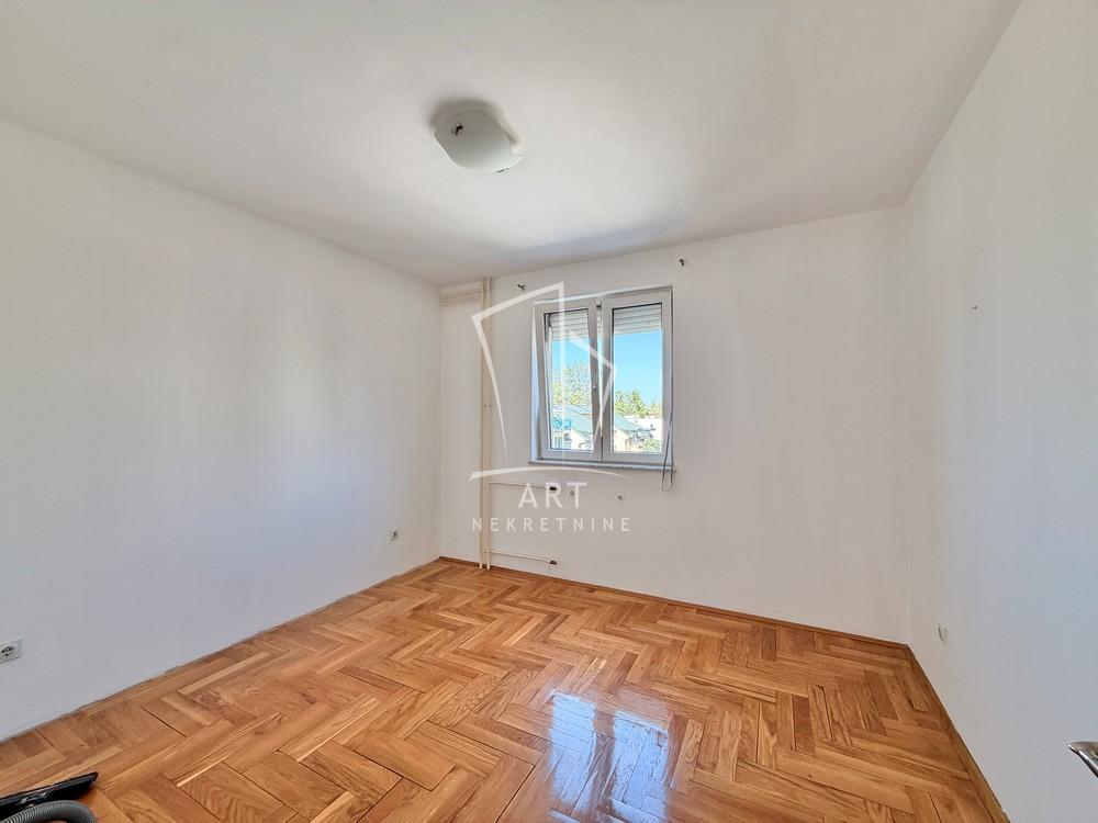 Stan na prodaju u Beogradu, Voždovac, troiposoban, 62m2, cena 246000 evra