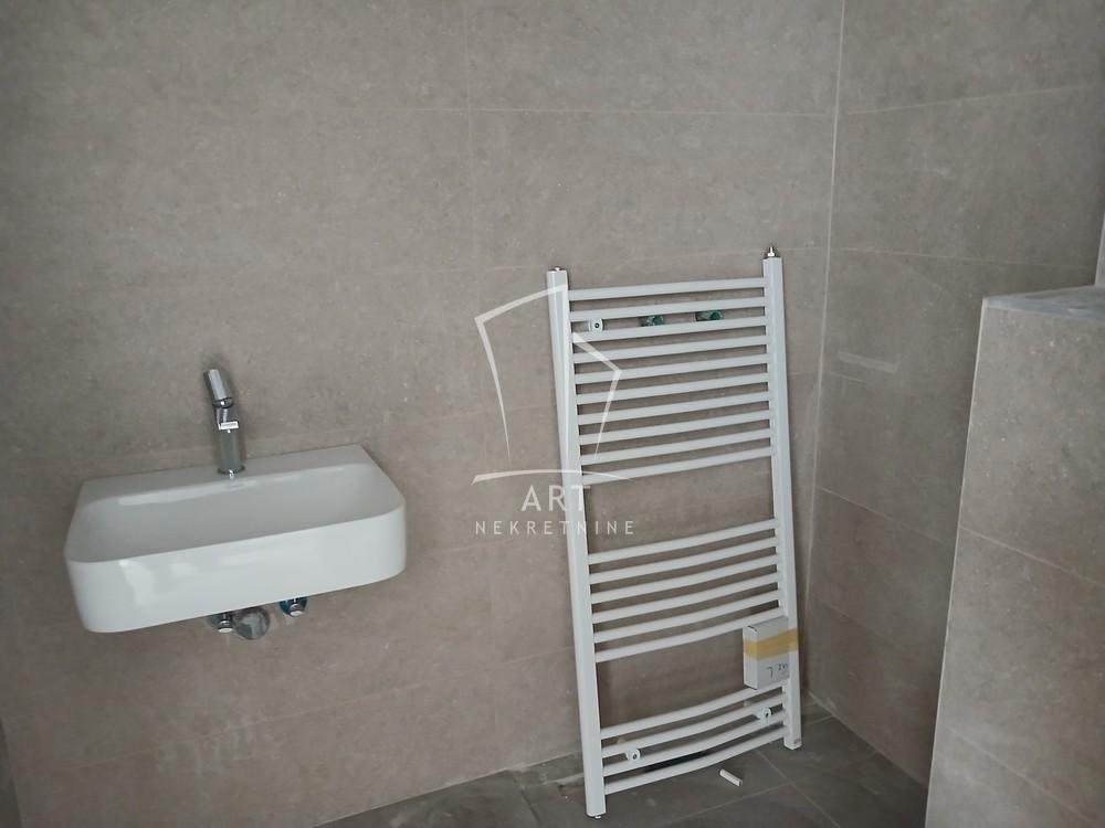 Stan na prodaju u Beogradu, Višnjička banja, trosoban, 65m2, cena 205000 evra