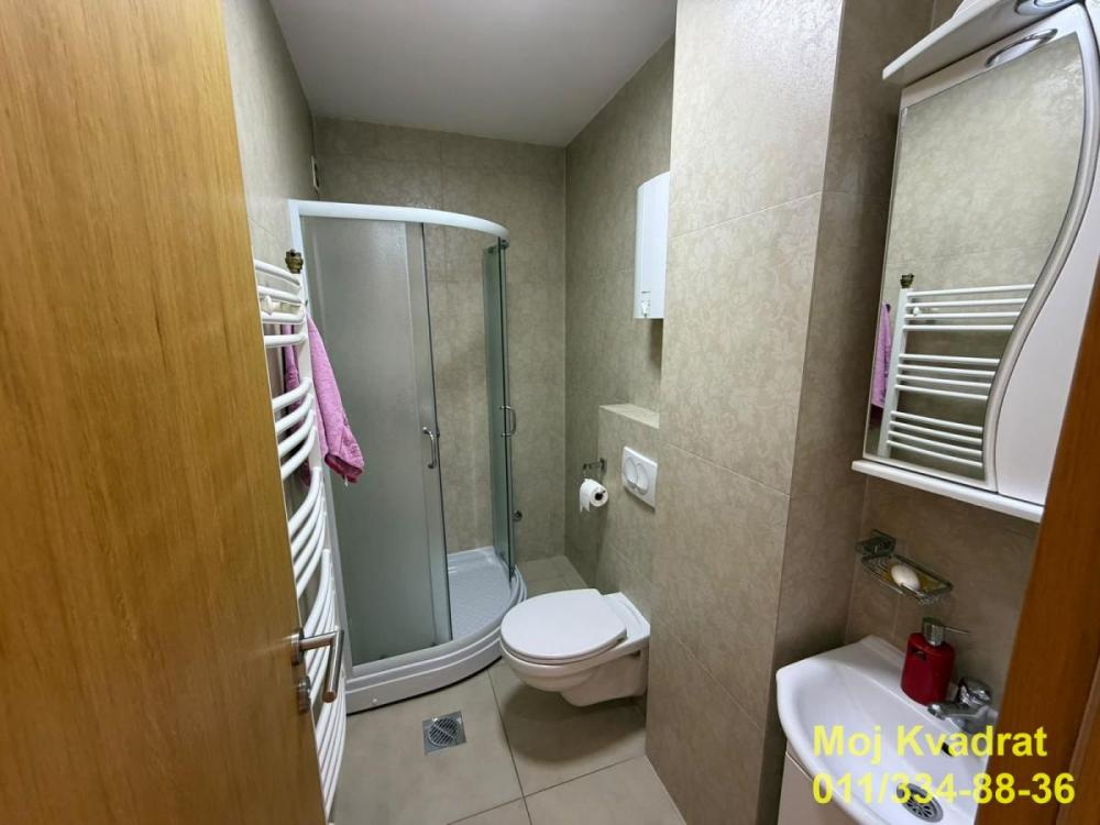 Stan na prodaju u Beogradu, Đeram pijaca, cetvorosoban, 110m2, cena 380000 evra