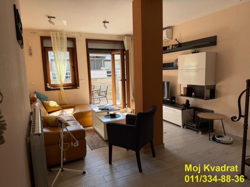 Stan na prodaju u Beogradu, Đeram pijaca, cetvorosoban, 110m2, cena 380000 evra