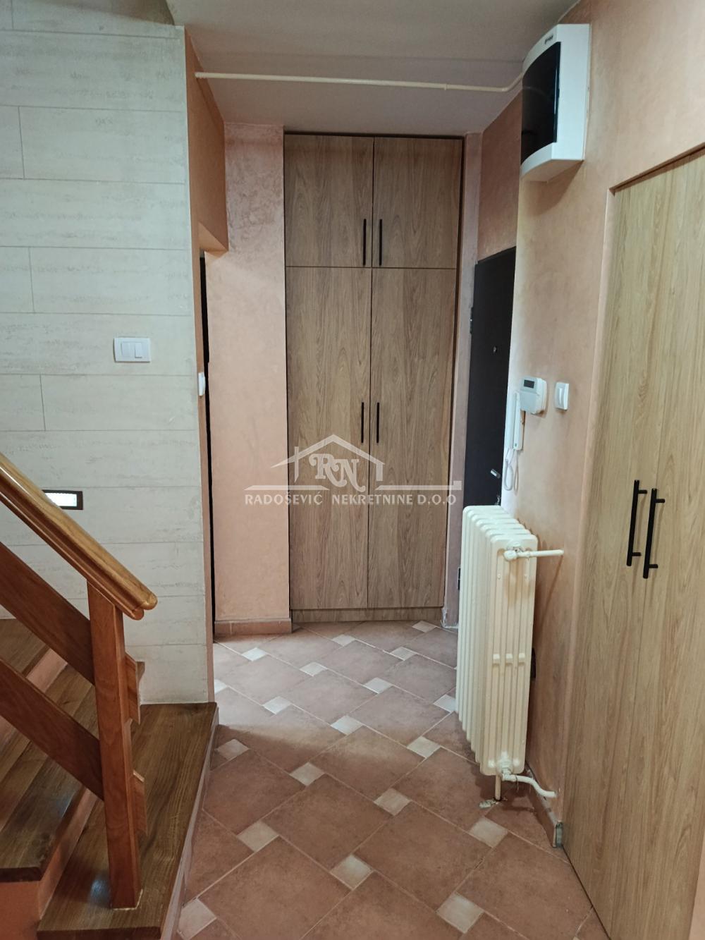 Stan na prodaju u Beogradu, Labudovo brdo, trosoban, 88m2, cena 220000 evra
