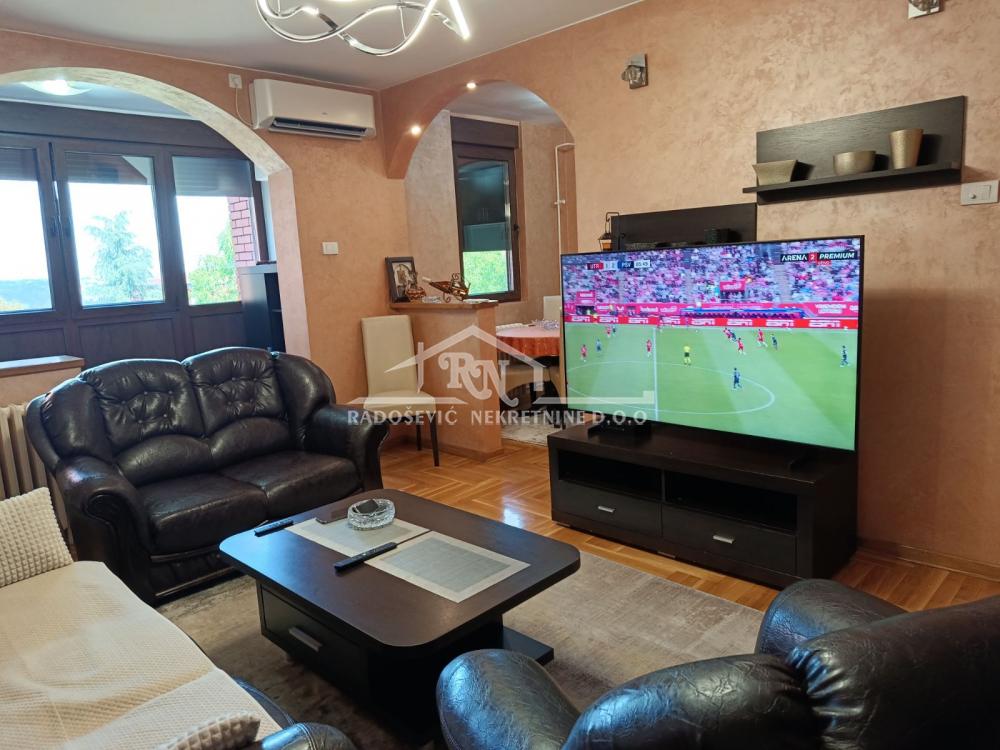 Stan na prodaju u Beogradu, Labudovo brdo, trosoban, 88m2, cena 220000 evra