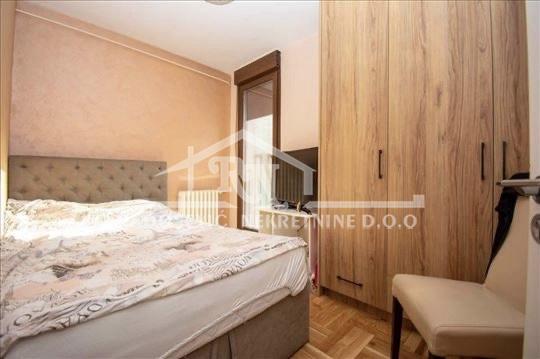 Stan na prodaju u Beogradu, Labudovo brdo, trosoban, 88m2, cena 220000 evra