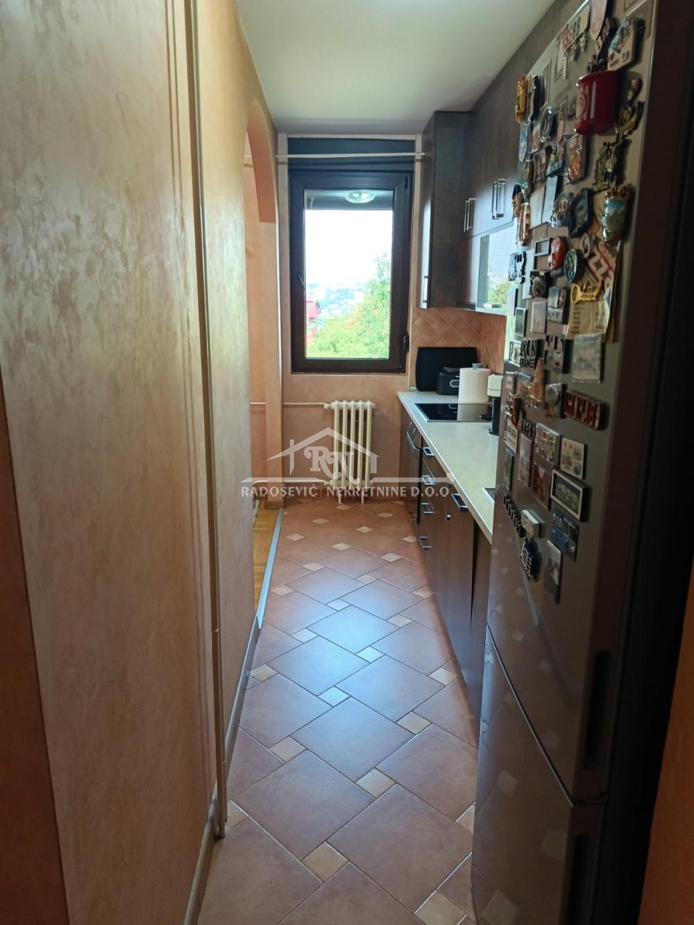 Stan na prodaju u Beogradu, Labudovo brdo, trosoban, 88m2, cena 220000 evra