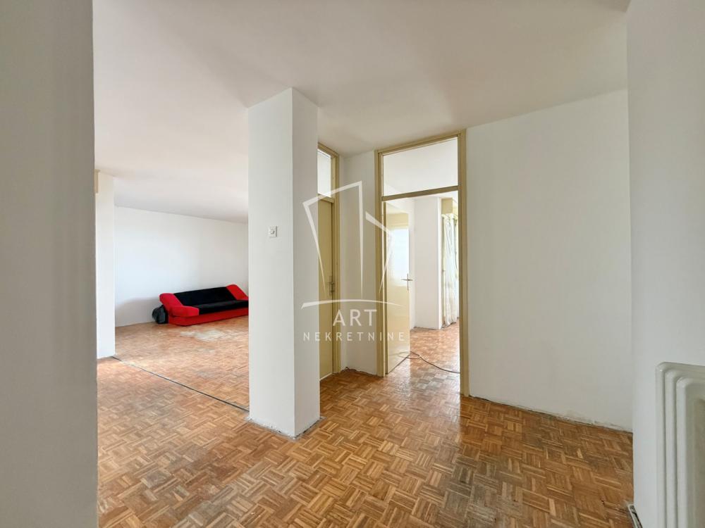 Stan na prodaju u Beogradu, Stari grad, troiposoban, 83m2, cena 360000 evra