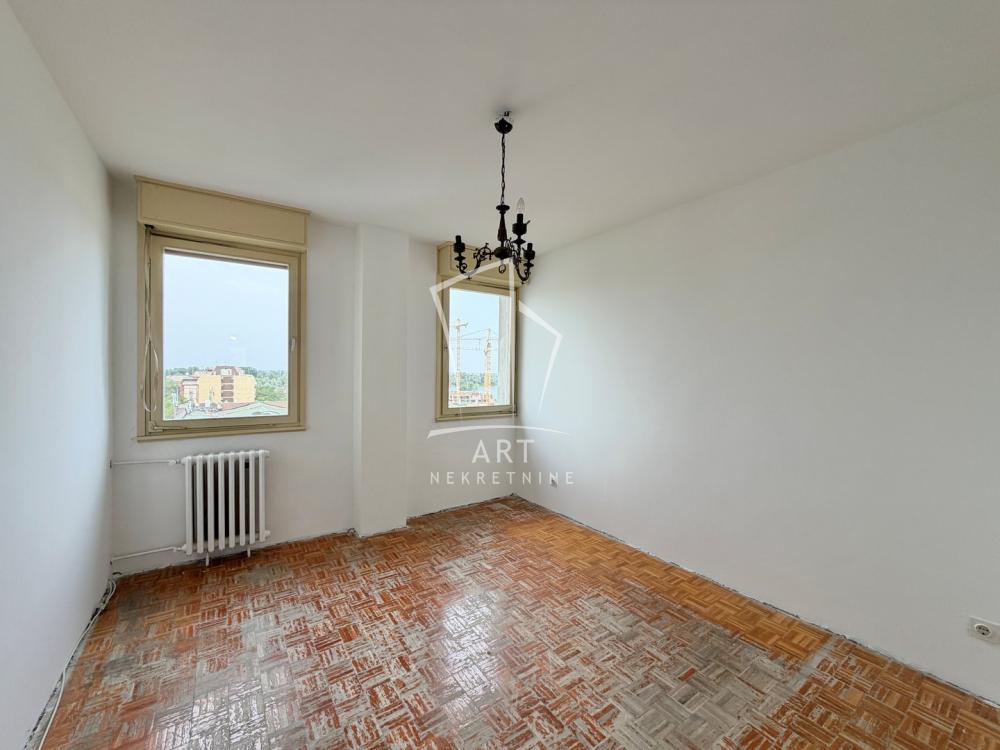 Stan na prodaju u Beogradu, Stari grad, troiposoban, 83m2, cena 360000 evra