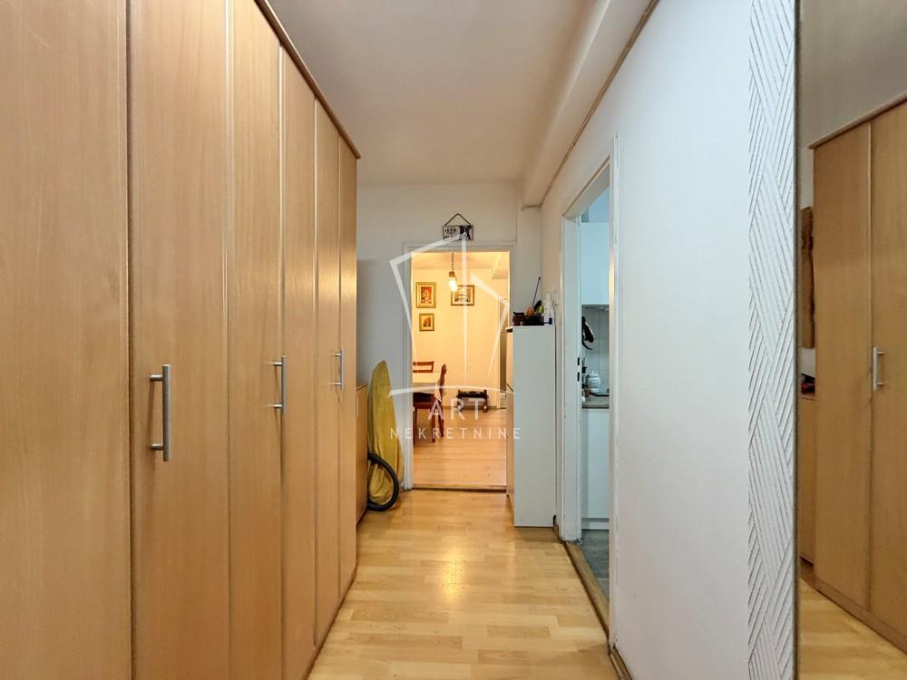 Stan na prodaju u Beogradu, Fontana, dvoiposoban, 68m2, cena 260000 evra