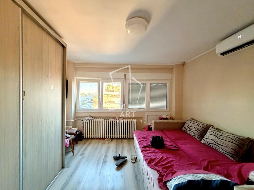 Stan na prodaju u Beogradu, Novi Beograd blok 45 (TC Enjub), troiposoban, 56m2, cena 199000 evra