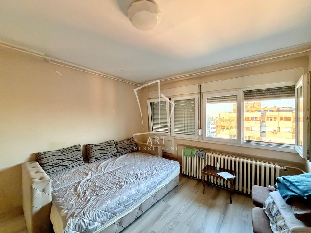 Stan na prodaju u Beogradu, Novi Beograd blok 45 (TC Enjub), troiposoban, 56m2, cena 199000 evra