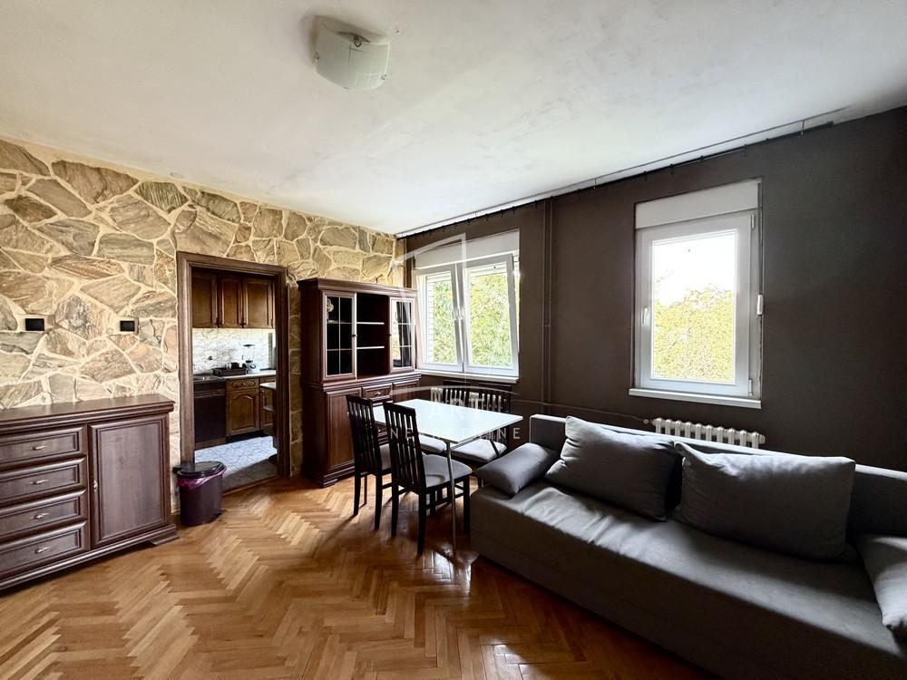 Stan na prodaju u Beogradu, Dedinje, cetvorosoban, 80m2, cena 285000 evra