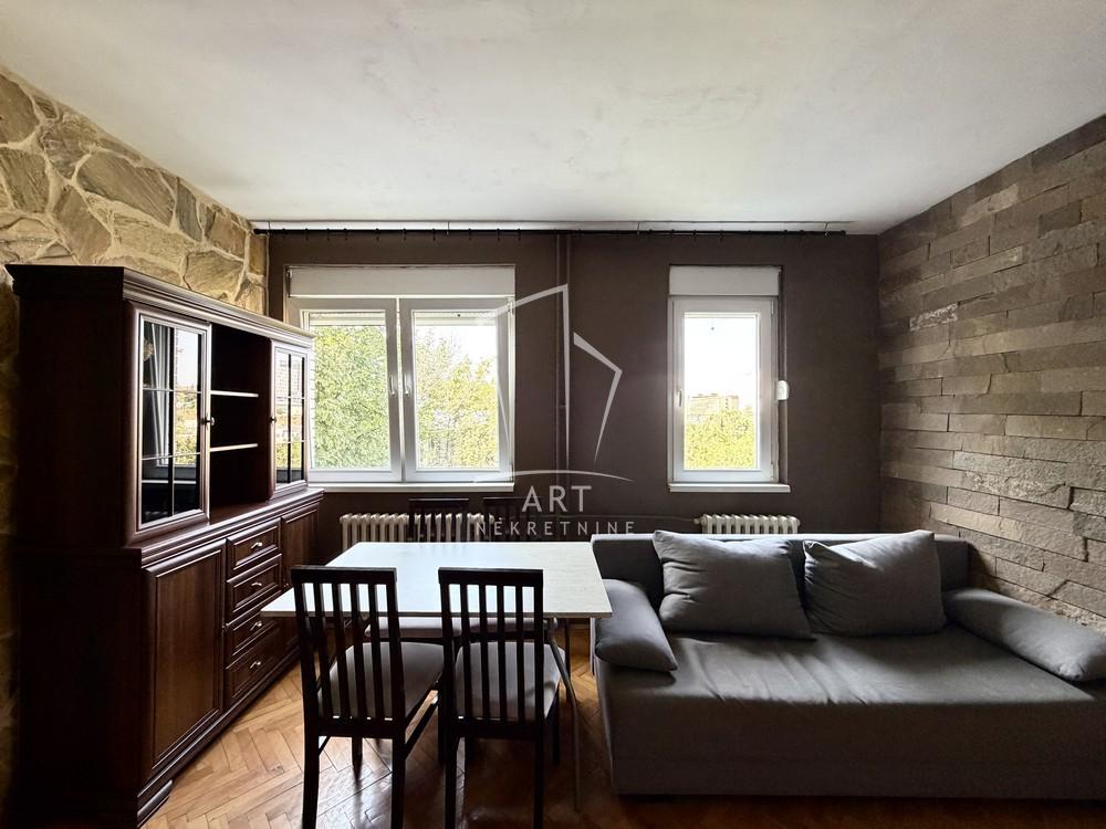 Stan na prodaju u Beogradu, Dedinje, cetvorosoban, 80m2, cena 285000 evra