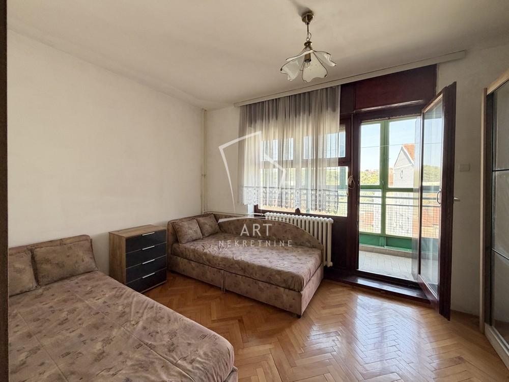 Stan na prodaju u Beogradu, Dedinje, cetvorosoban, 80m2, cena 285000 evra