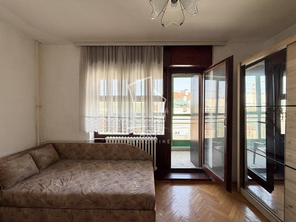 Stan na prodaju u Beogradu, Dedinje, cetvorosoban, 80m2, cena 285000 evra