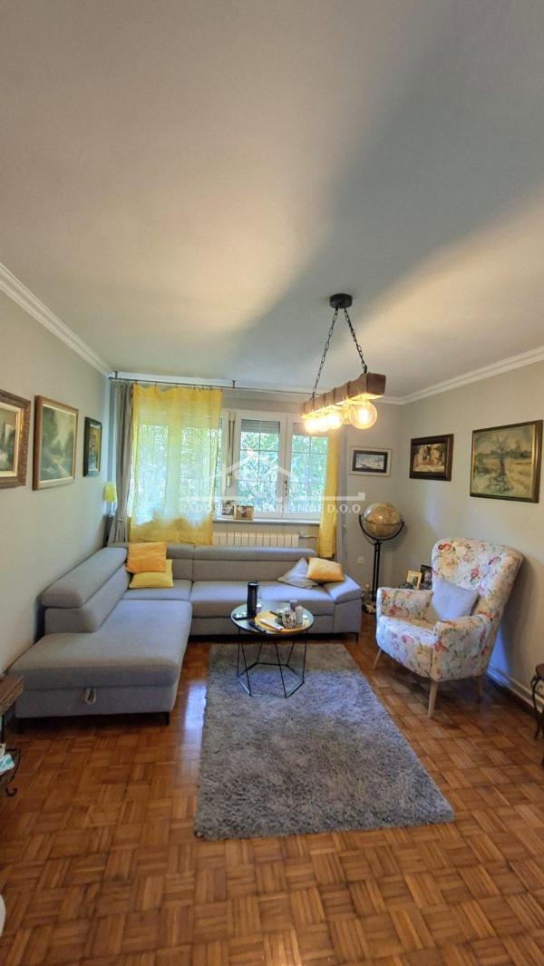 Stan na prodaju u Beogradu, Voždovac, trosoban, 69m2, cena 189000 evra