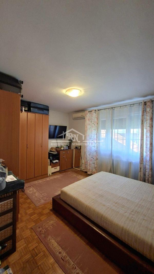 Stan na prodaju u Beogradu, Voždovac, trosoban, 69m2, cena 189000 evra