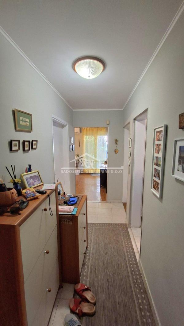 Stan na prodaju u Beogradu, Voždovac, trosoban, 69m2, cena 189000 evra