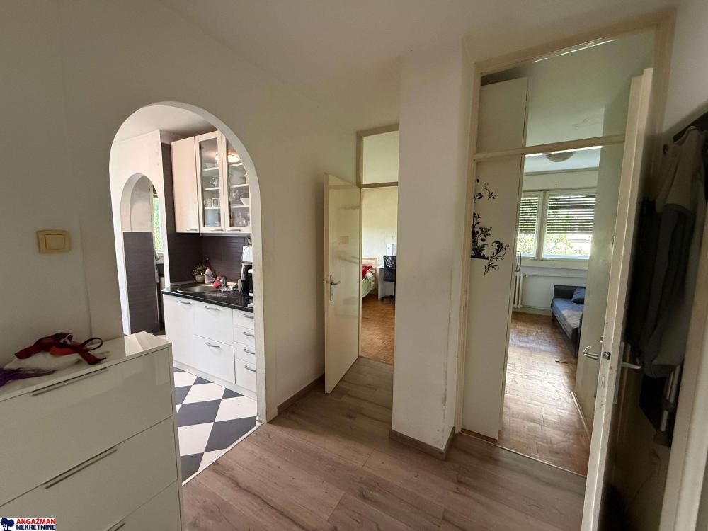 Stan na prodaju u Beogradu, Novi Beograd, dvoiposoban, 63m2, cena 259000 evra