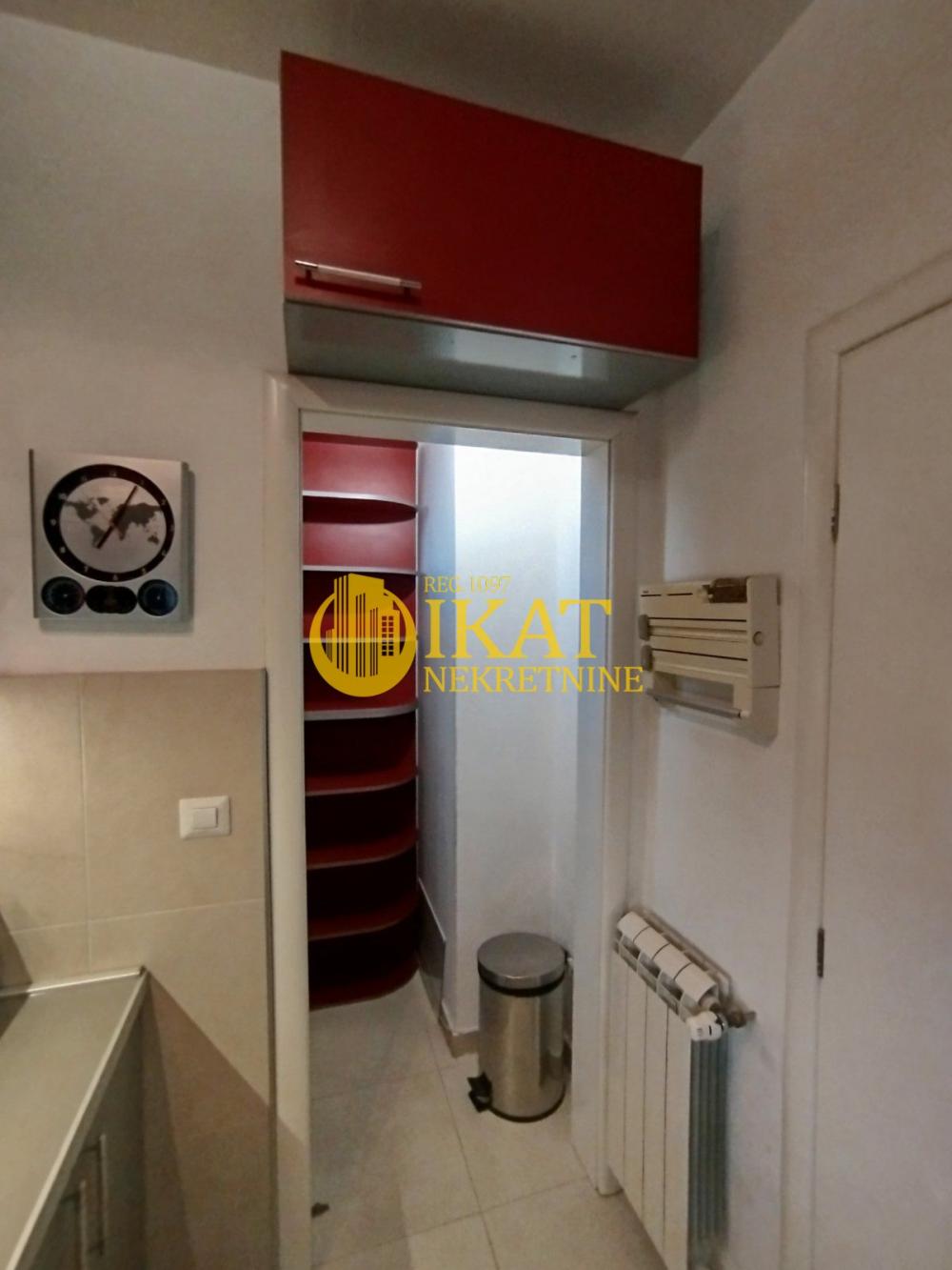 Stan na prodaju u Beogradu, Crveni Krst, trosoban, 85m2, cena 395000 evra