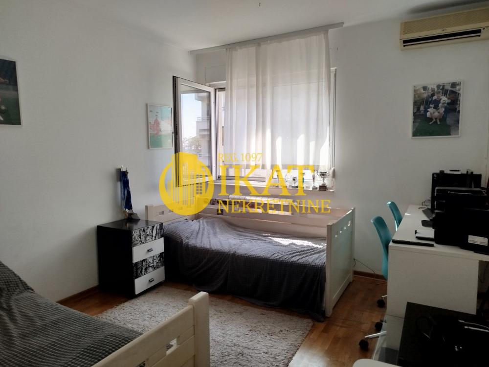 Stan na prodaju u Beogradu, Crveni Krst, trosoban, 85m2, cena 395000 evra