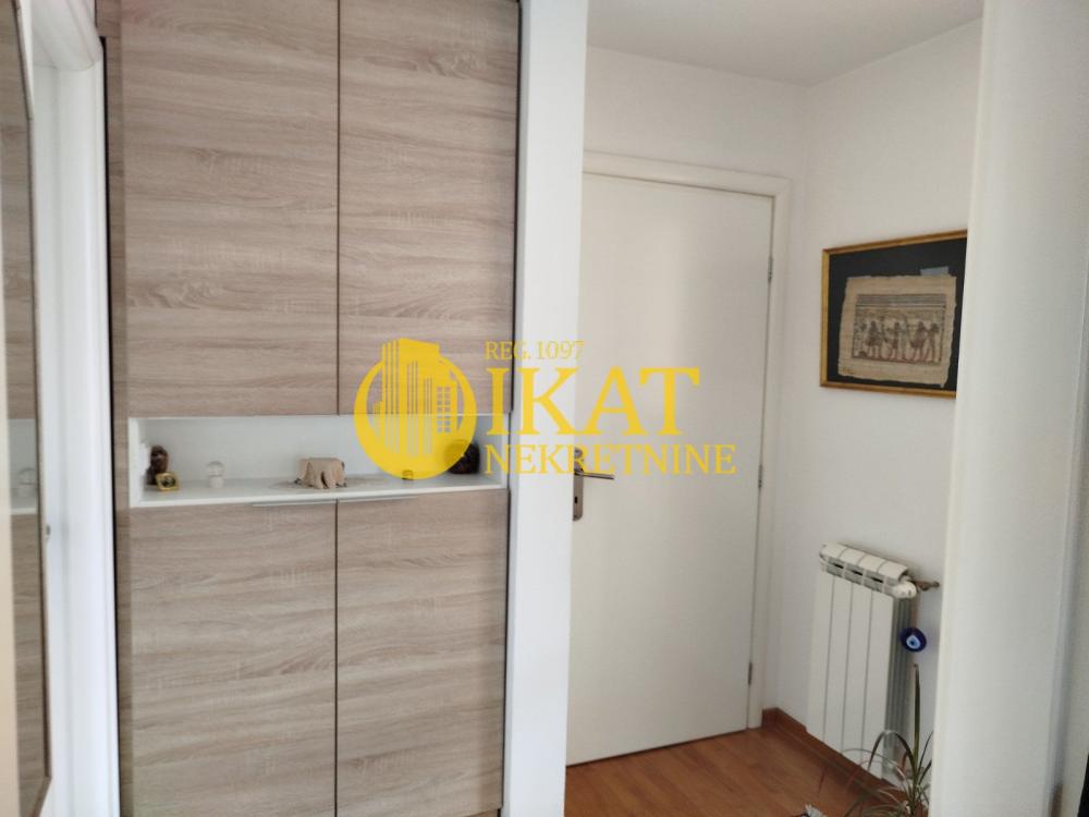 Stan na prodaju u Beogradu, Crveni Krst, trosoban, 85m2, cena 395000 evra