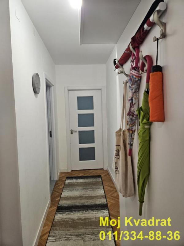 Stan na prodaju u Beogradu, Pašino brdo, trosoban, 71m2, cena 270000 evra