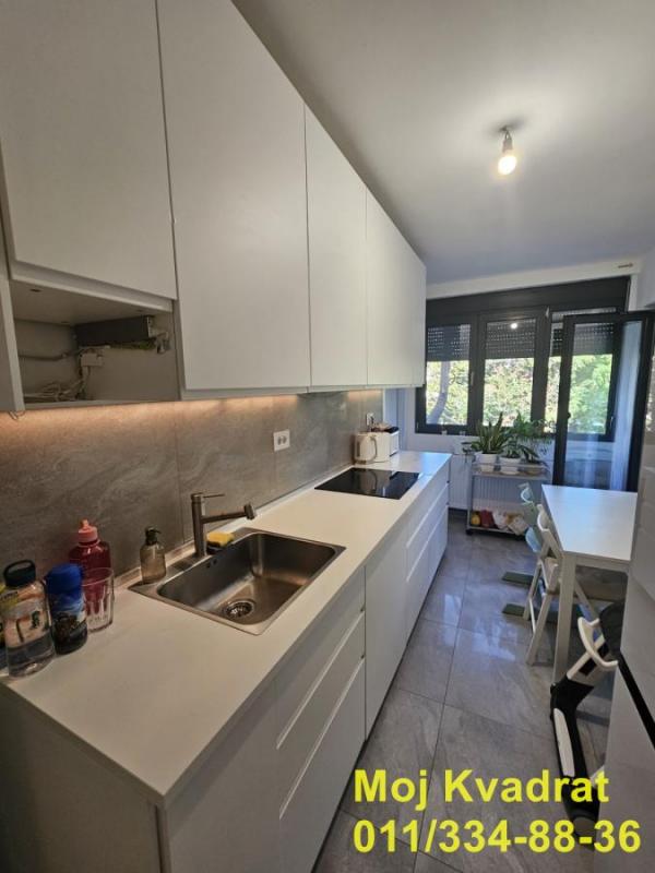 Stan na prodaju u Beogradu, Pašino brdo, trosoban, 71m2, cena 270000 evra