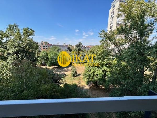 Stan na prodaju u Beogradu, Zemun, dvoiposoban, 75m2, cena 343000 evra