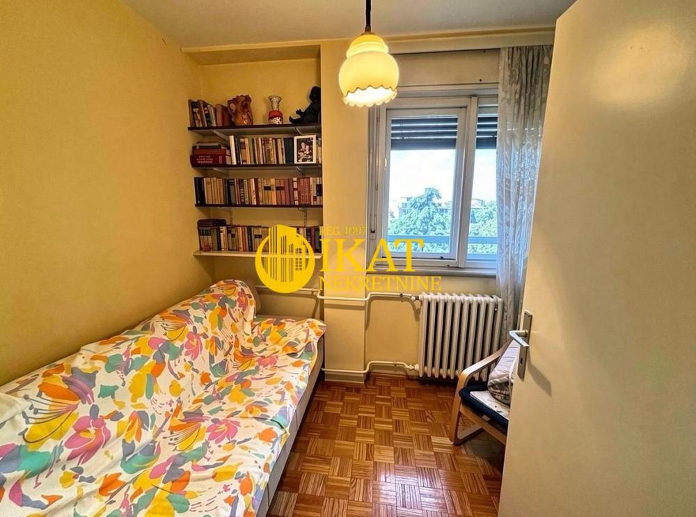 Stan na prodaju u Beogradu, Zemun, dvoiposoban, 75m2, cena 343000 evra